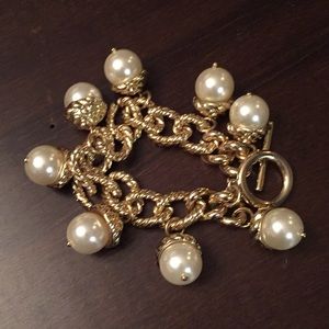 Banana Republic Gold Rope and Pearl bracelet
